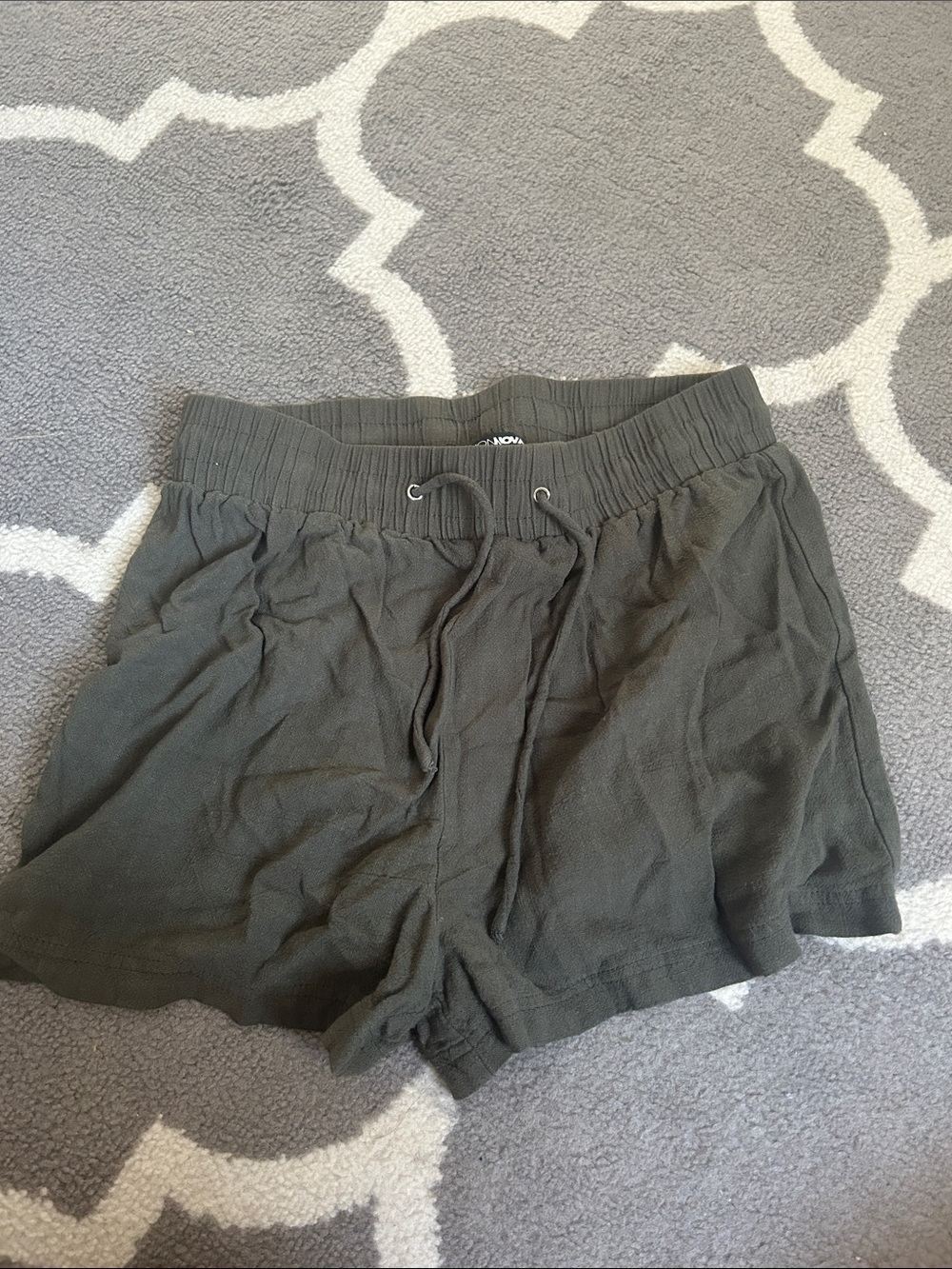 Fashinnova Relaxed Drawstring Women’s Shorts in Olive Green